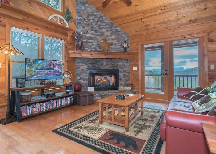 Red Apple Mountaintop Cabin Hot Tub, Wifi, Pet Friendly, Fireplace, Pit, Best Views