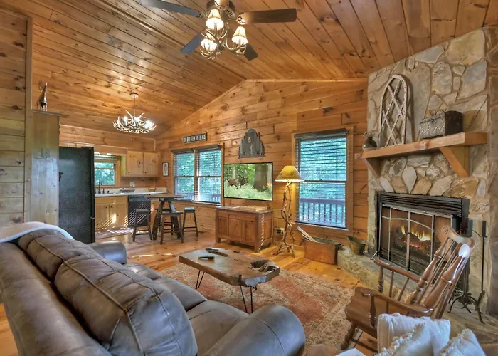 Bearfoot Ridge Wood-Burning Fireplace Cozy Hot Tub Serene Views