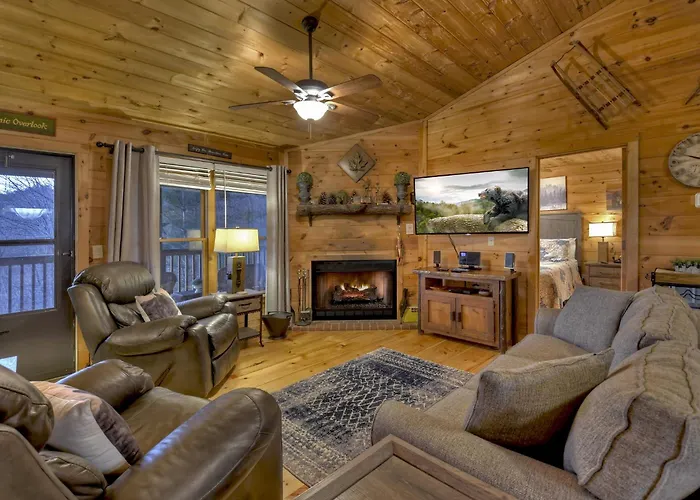 Talking Leaves Hot Tub Firepit And Comfy King Beds