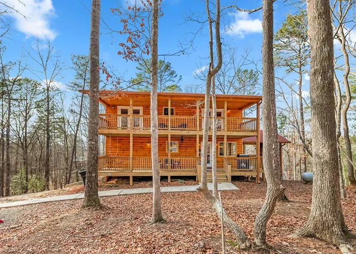 Bucks Bear Lodge - Fireplaces Wooded Views